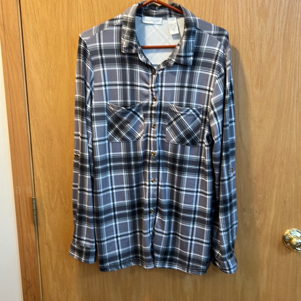 Keren Hart size medium button down shirt